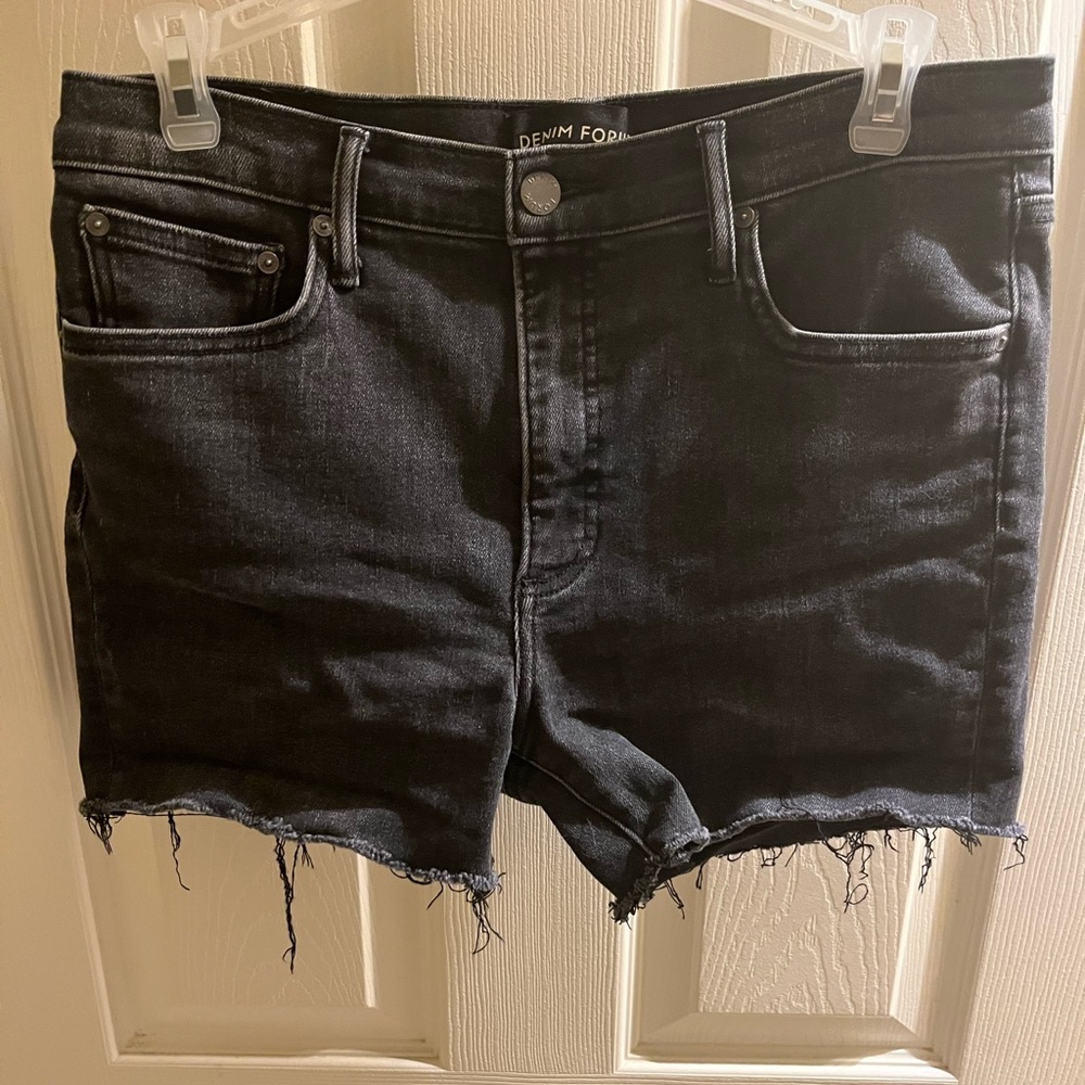 Aritzia the Lola Mid Rise Skinny shorts size 29 in black